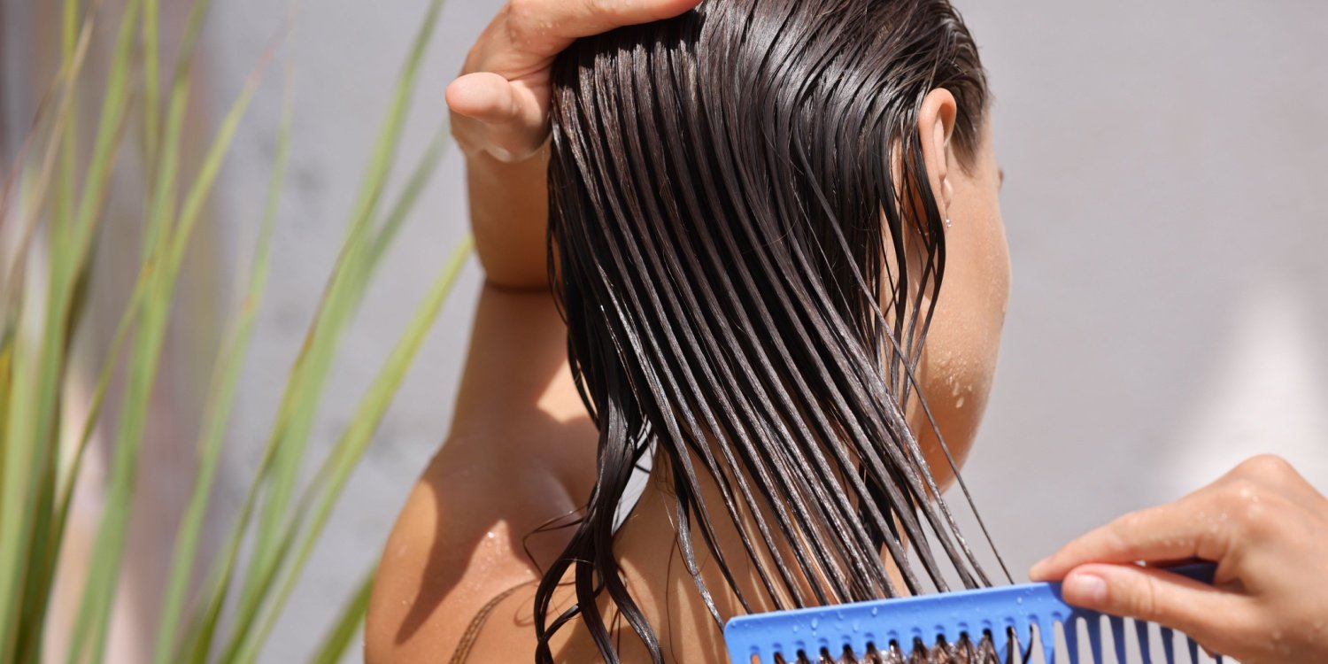 How to Moisturize Hair- 28 Tips on Preventing Dryness & Hydrating Hair