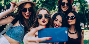 selfie banner