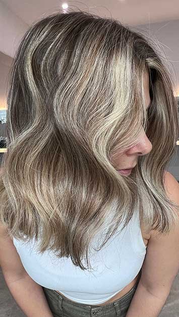 Dimensional Biege Blonde