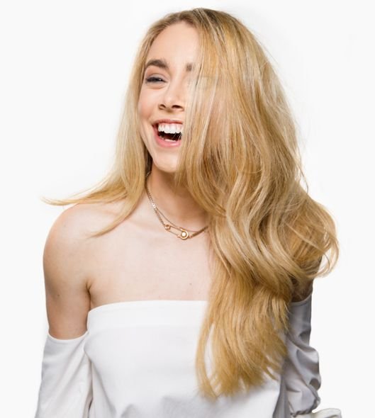 kelly-blonde-laughing